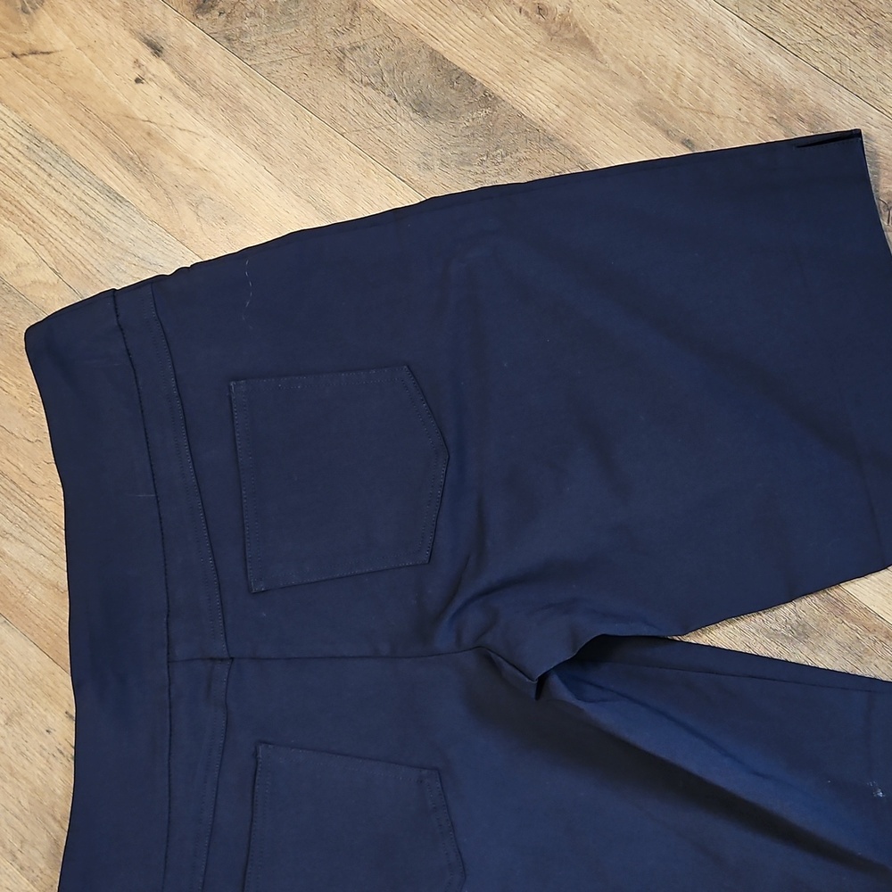 👖Ruby Rd.  Navy Shorts - Picture 7 of 10